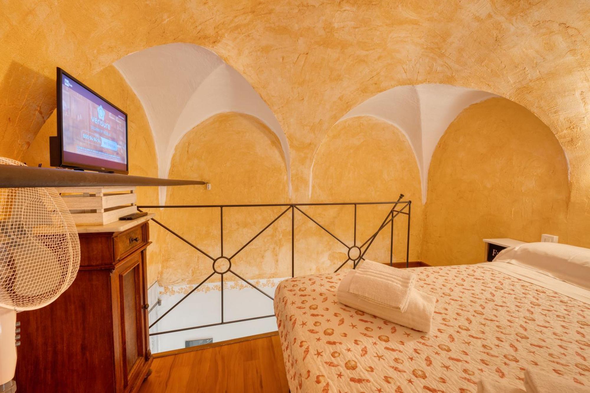 Mini Accommodation In Sanremo Liguria Exterior photo