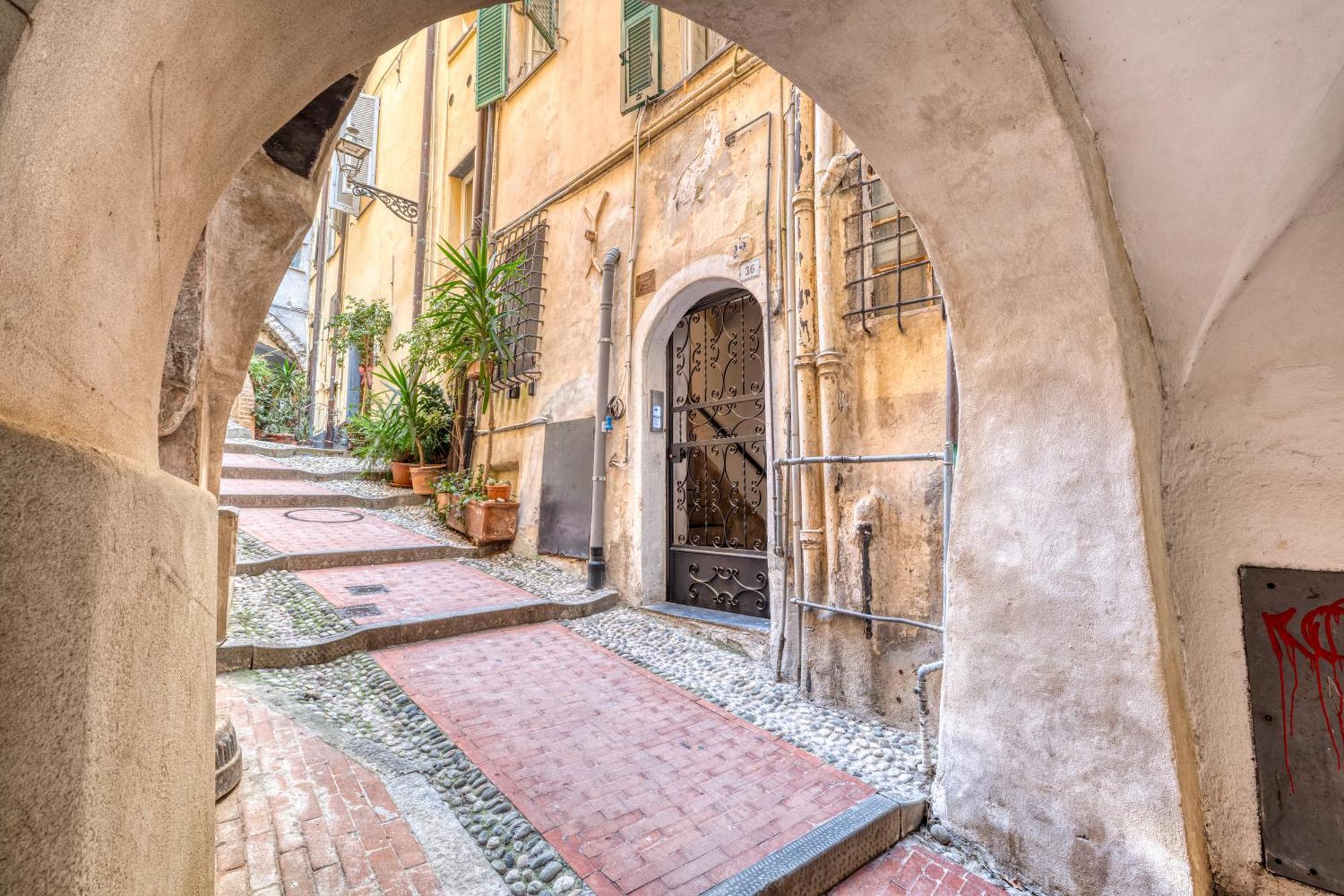 Mini Accommodation In Sanremo Liguria Exterior photo